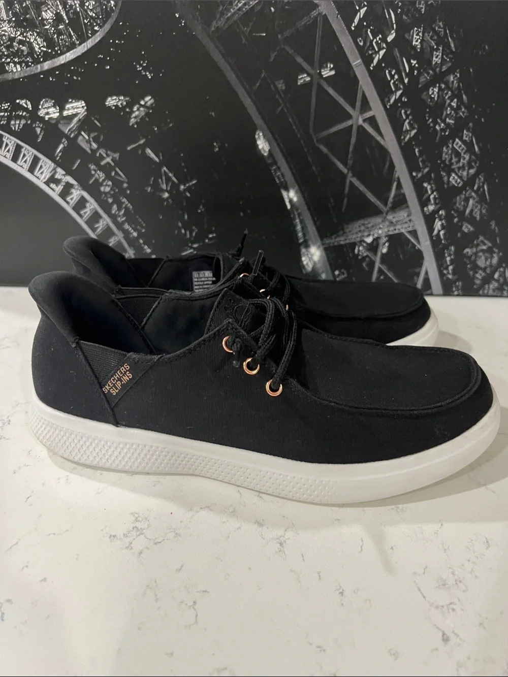 Skechers Women's Bobs Skipper Spot Twist Hands Free Slip ins size 9.5